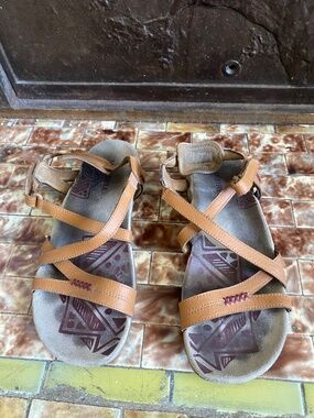 Merrell Sandspur Rose Sandals – Women’s Size 7 (Brown Sugar/Pomegranate)